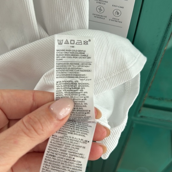 Athleta bright white signature Ribbed Cami NWT sold out online - Picture 6 of 7